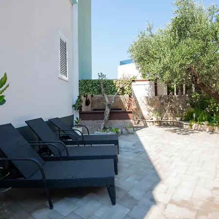 One-bedroom With Sea View In