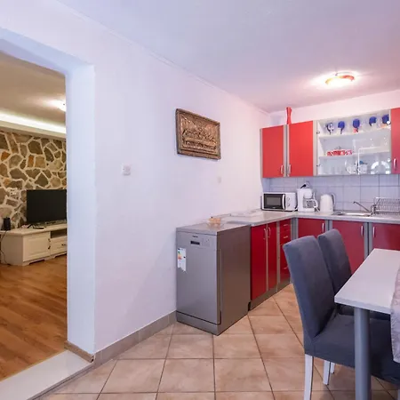 Vikendica One-bedroom With Sea View In *