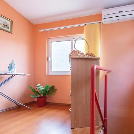 Feriehus Amazing Home In Makarska With Wifi *