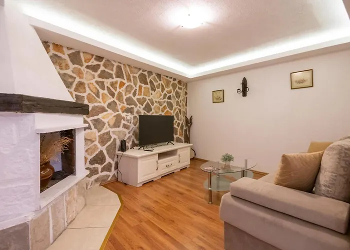 Vakantiehuis One-bedroom With Sea View In *