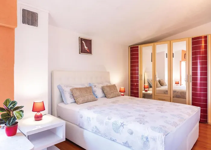 One-bedroom With Sea View In